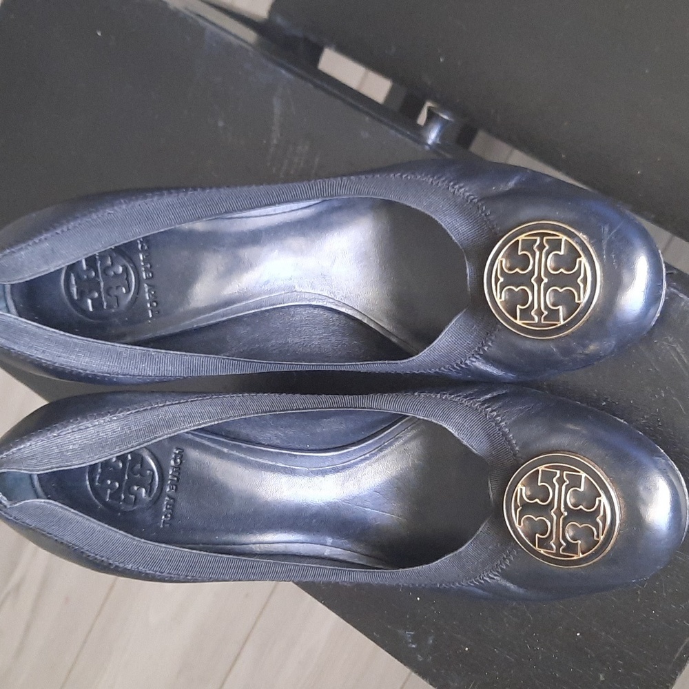 Black Tory Burch Rounded Closed-toe Heels